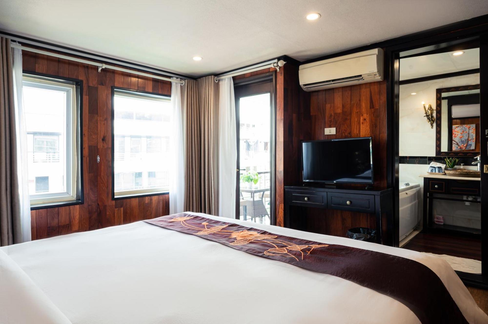 Dragon Crown Legend Cruise Hotell Ha Long Exteriör bild
